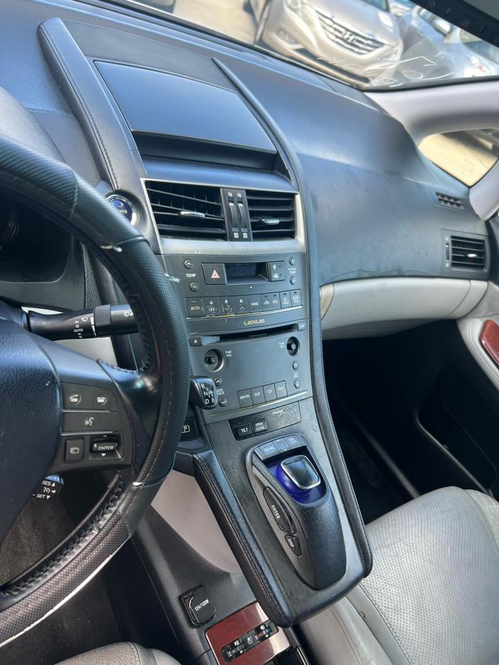 Lexus HS 250h Sedan 2010