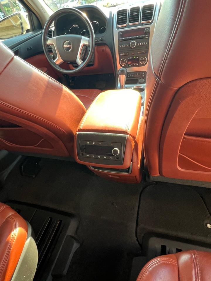 GMC Acadia SLT-2 FWD 2008