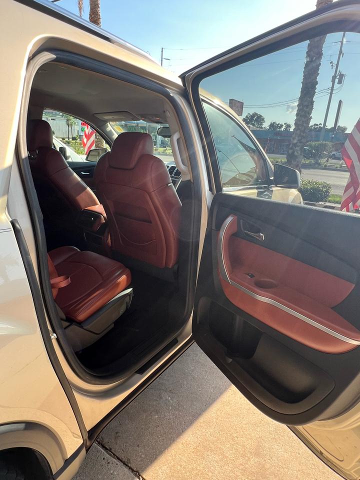 GMC Acadia SLT-2 FWD 2008