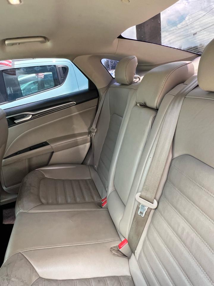 Ford Fusion Hybrid SE 2018