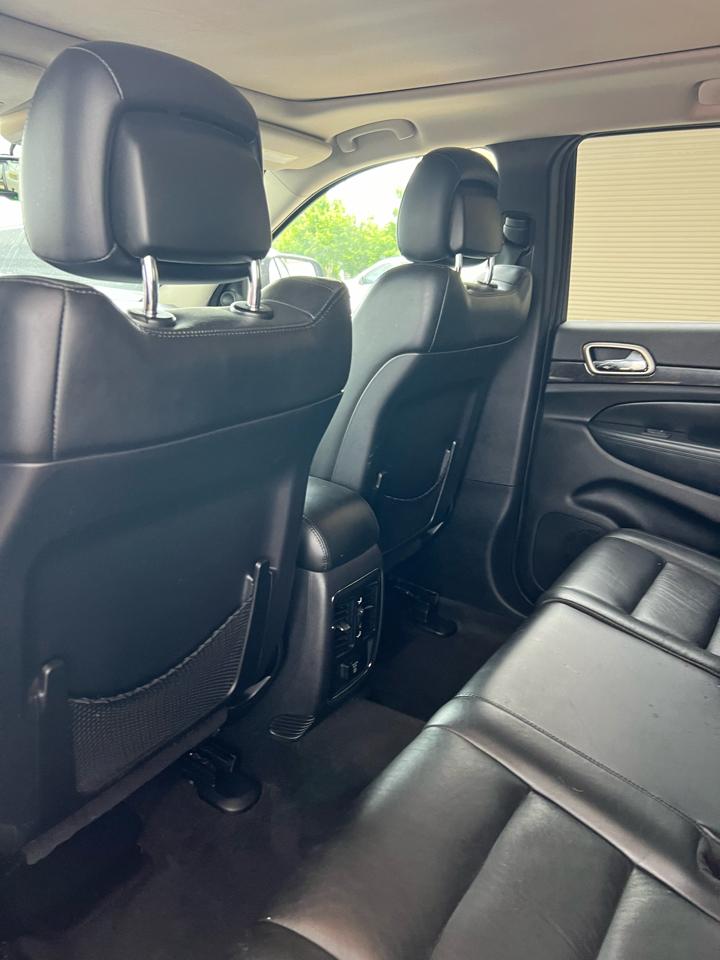Jeep Grand Cherokee Laredo 2WD 2012