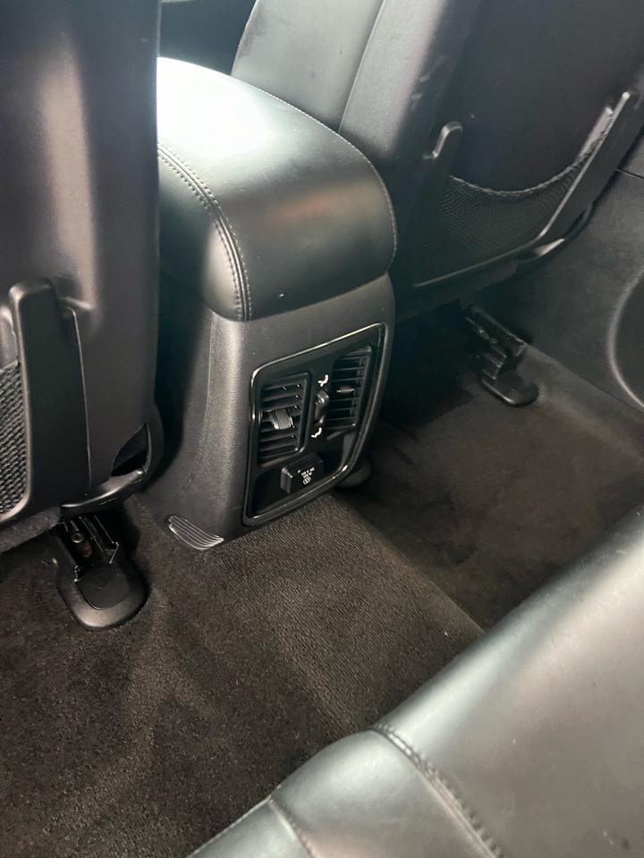 Jeep Grand Cherokee Laredo 2WD 2012