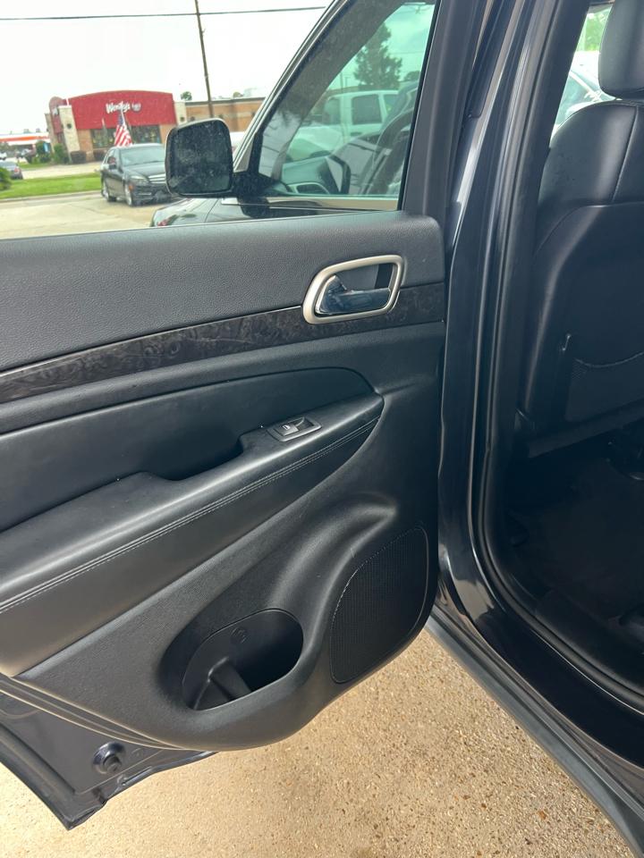 Jeep Grand Cherokee Laredo 2WD 2012