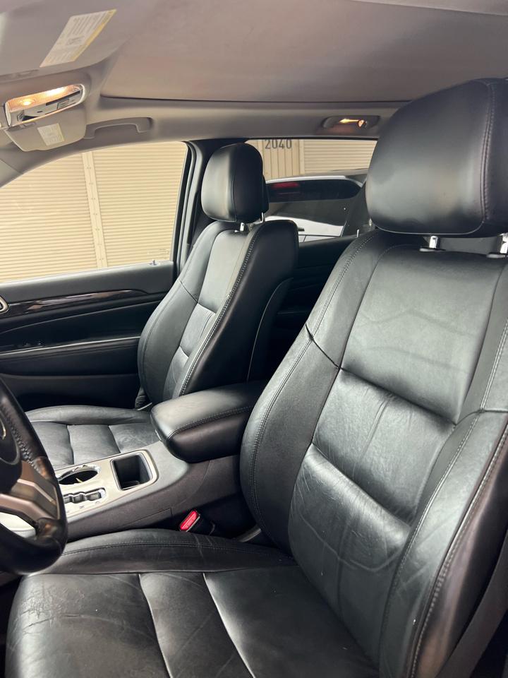 Jeep Grand Cherokee Laredo 2WD 2012