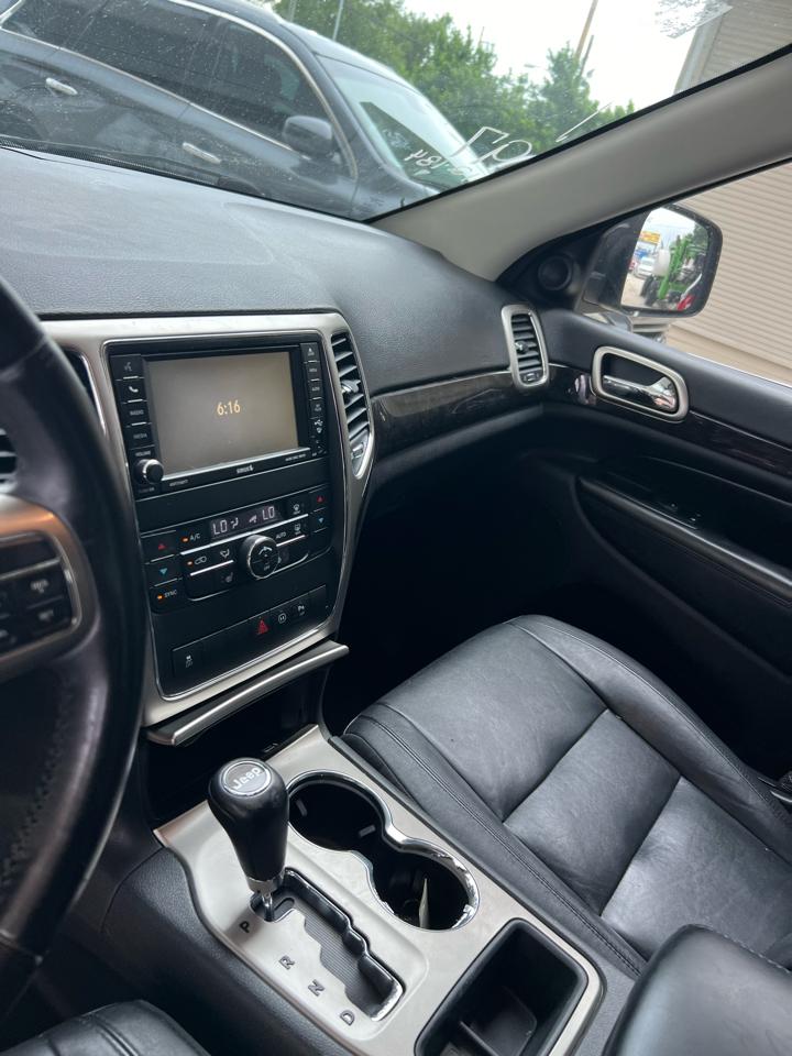 Jeep Grand Cherokee Laredo 2WD 2012