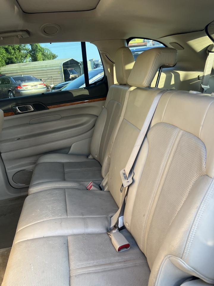 Lincoln MKT FWD 2010