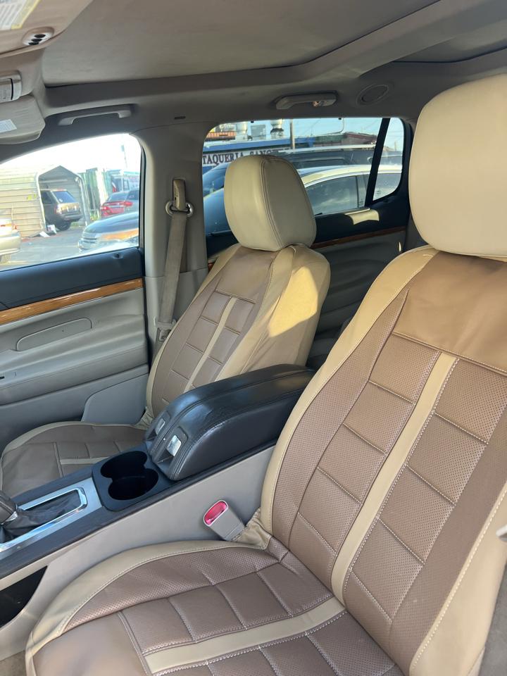 Lincoln MKT FWD 2010