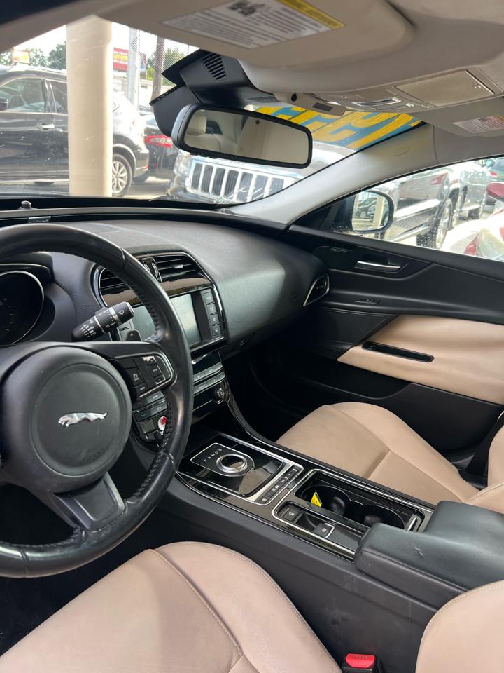 Jaguar XE 25t Premium 2018