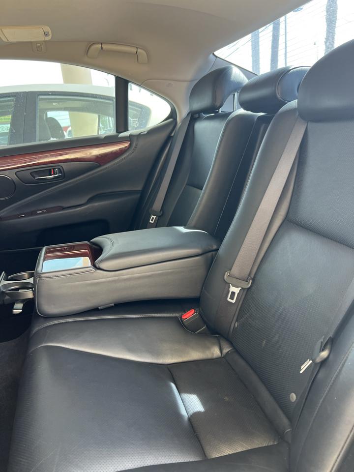 Lexus LS 460 Luxury Sedan 2007