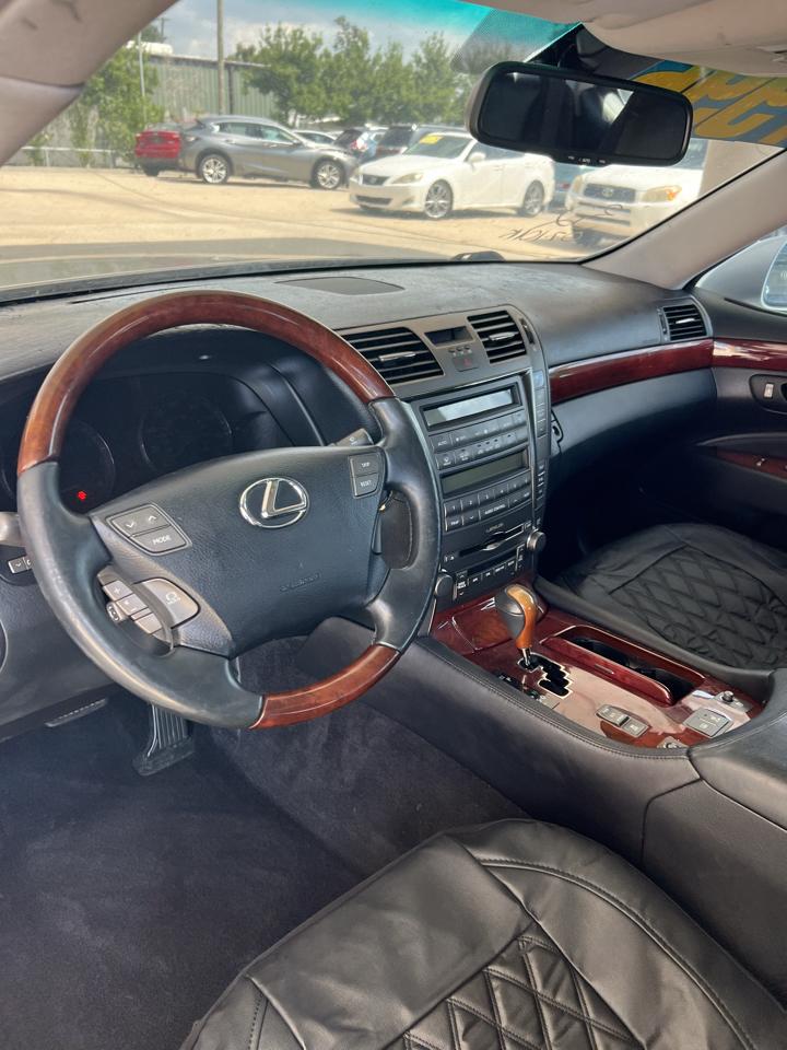 Lexus LS 460 Luxury Sedan 2007