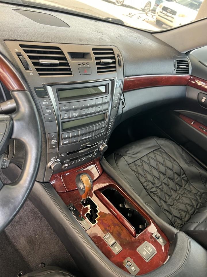 Lexus LS 460 Luxury Sedan 2007