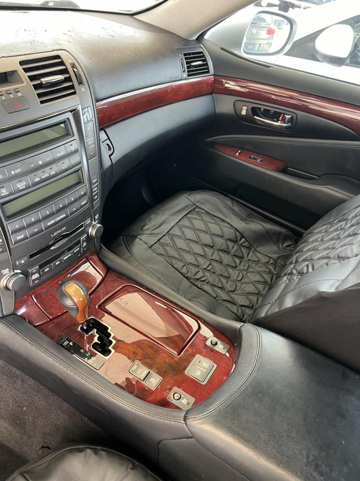 Lexus LS 460 Luxury Sedan 2007