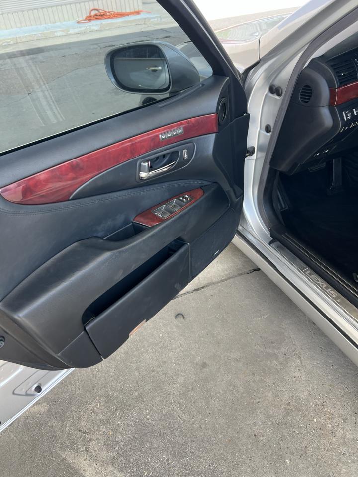 Lexus LS 460 Luxury Sedan 2007
