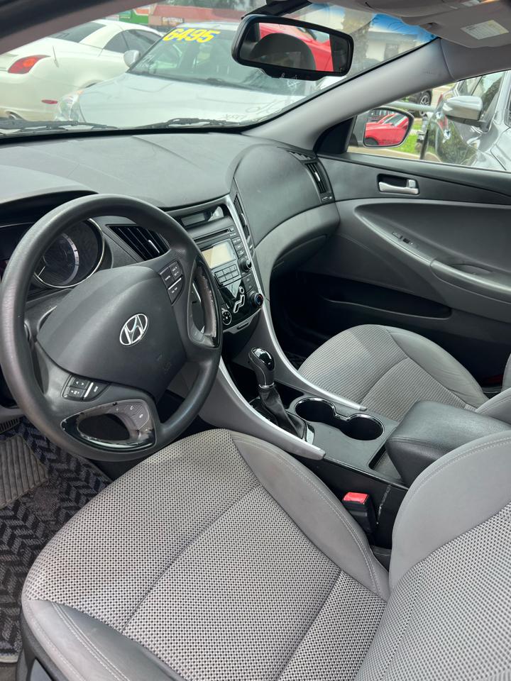 Hyundai Sonata GLS Manual 2012