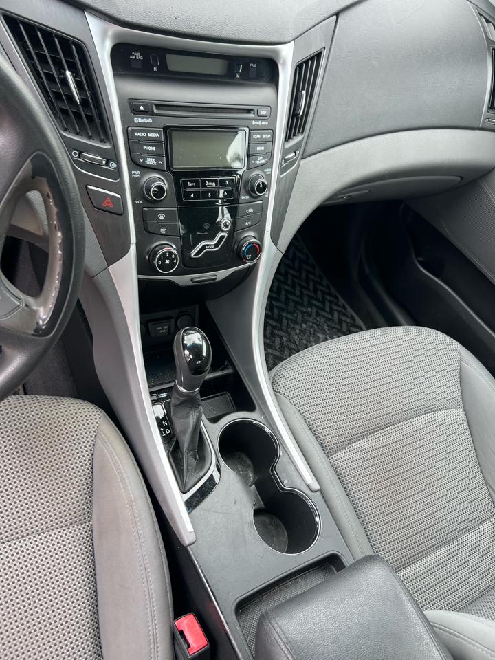 Hyundai Sonata GLS Manual 2012