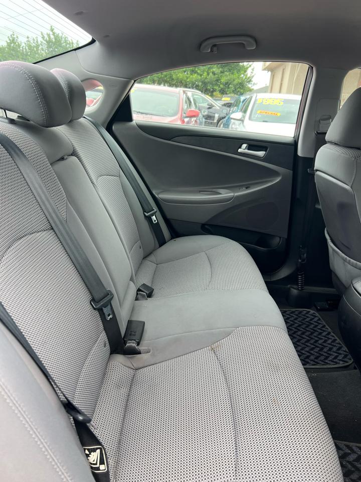 Hyundai Sonata GLS Manual 2012
