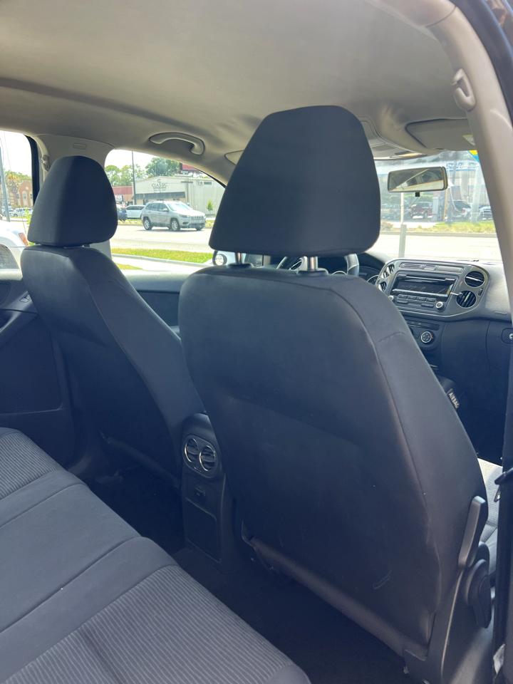 Volkswagen Tiguan S 2014