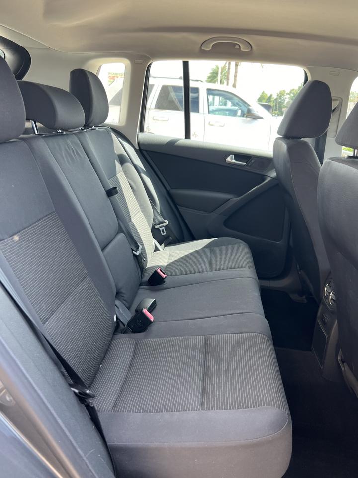 Volkswagen Tiguan S 2014