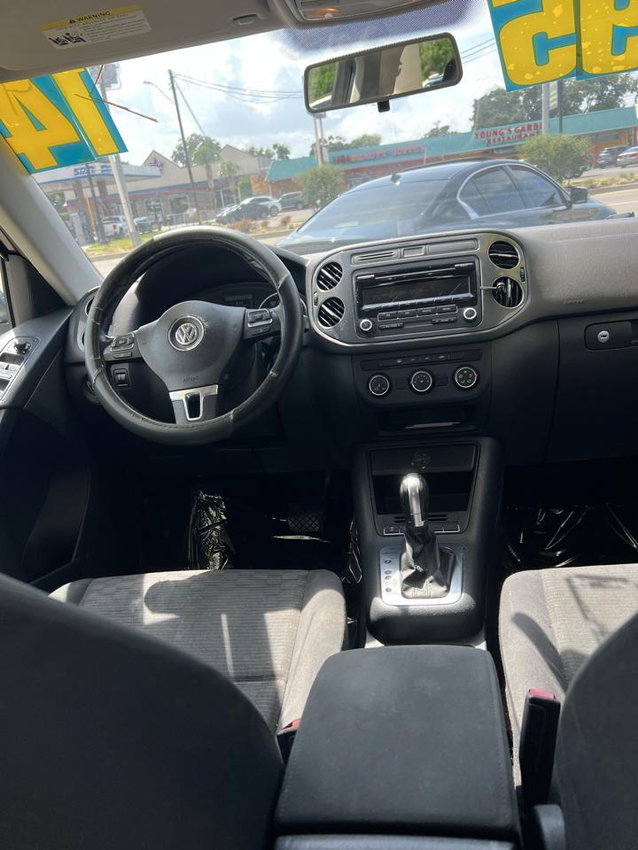 Volkswagen Tiguan S 2014