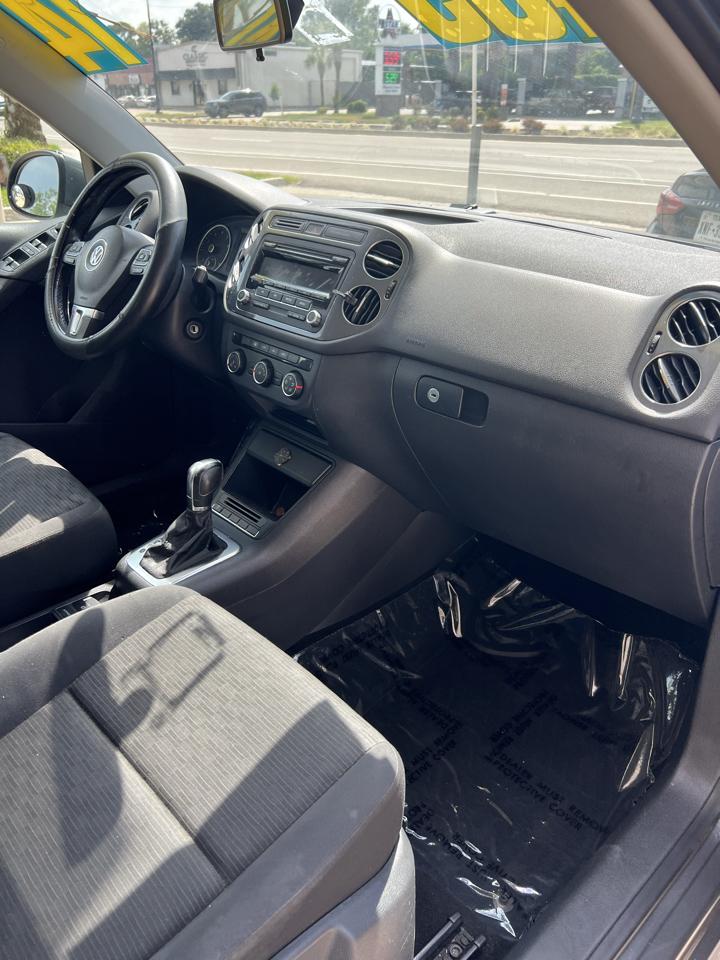Volkswagen Tiguan S 2014