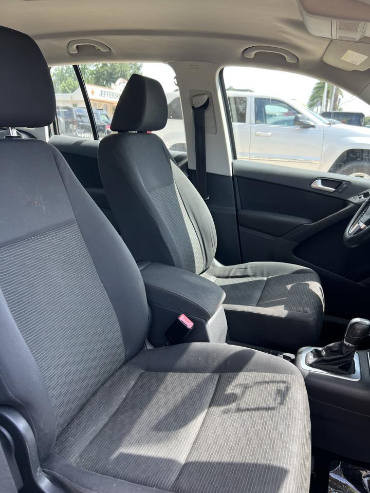 Volkswagen Tiguan S 2014