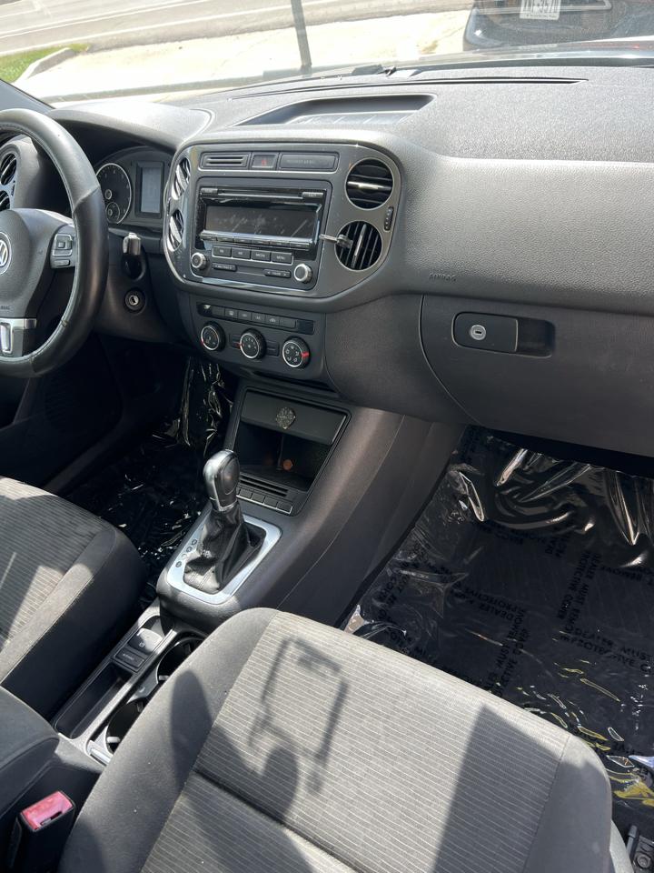 Volkswagen Tiguan S 2014