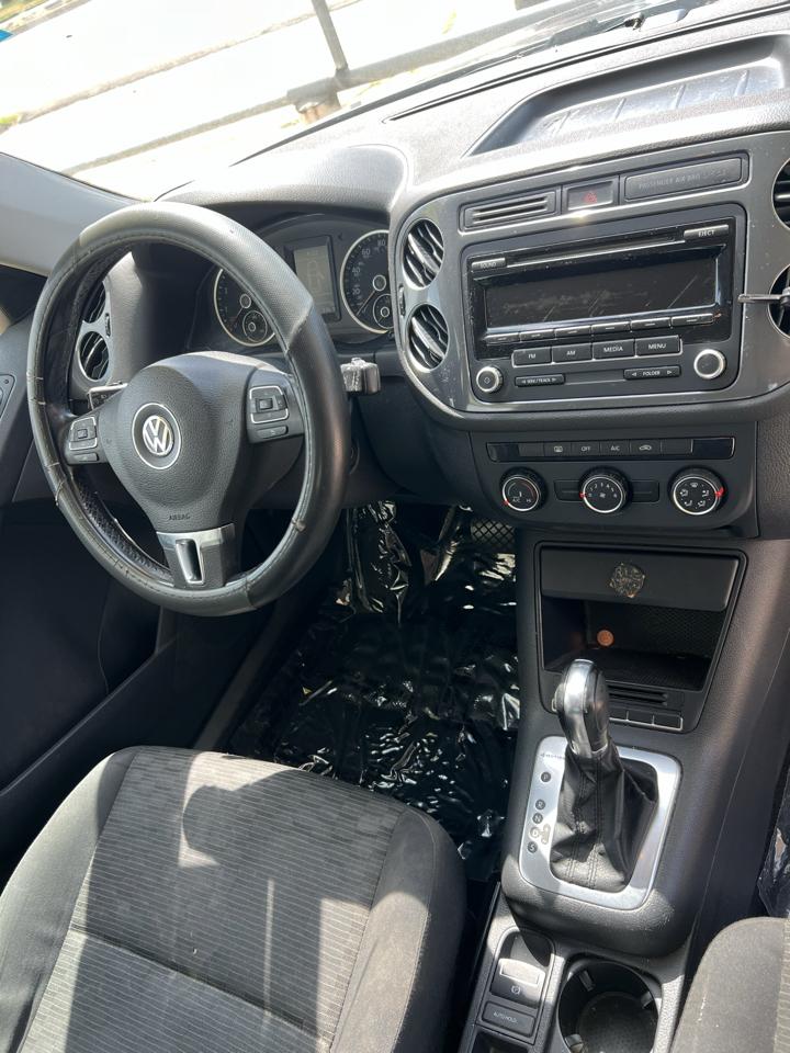 Volkswagen Tiguan S 2014