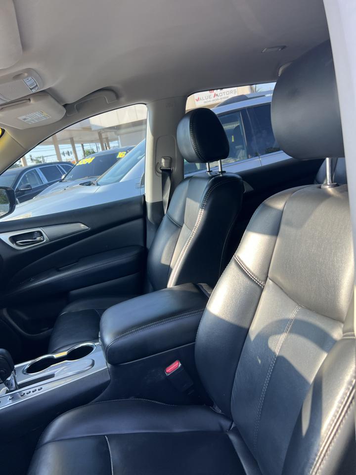 Nissan Pathfinder Platinum 2WD 2017