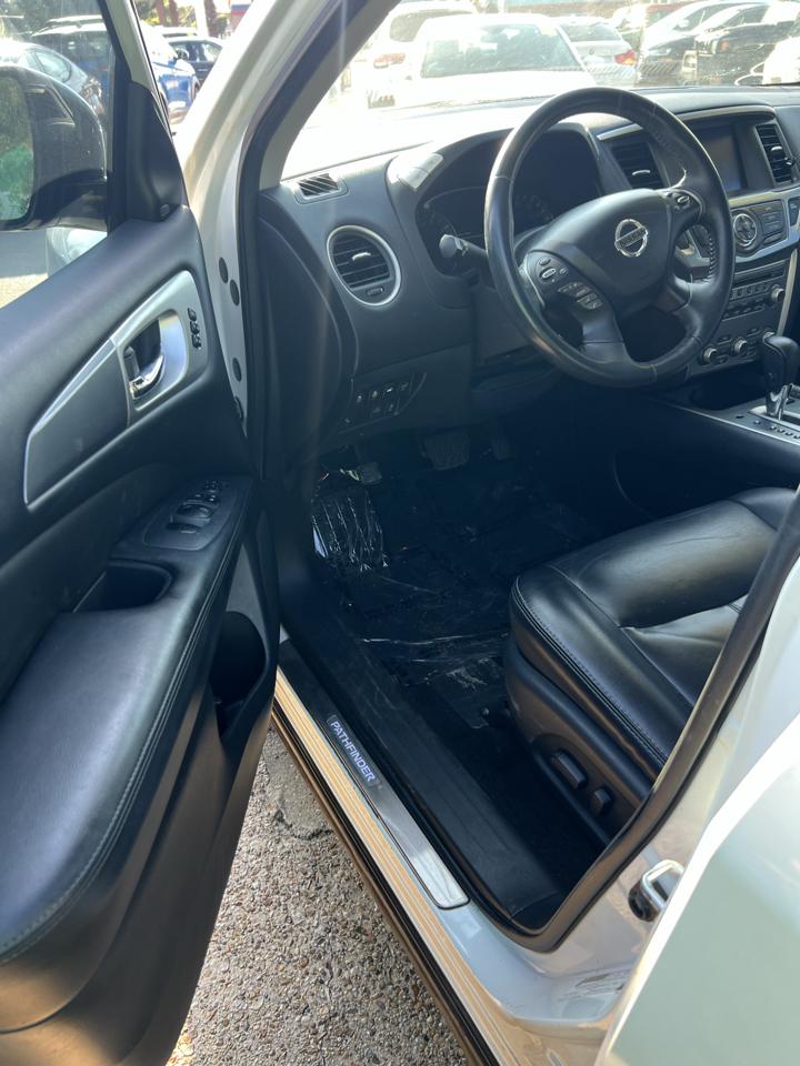Nissan Pathfinder Platinum 2WD 2017