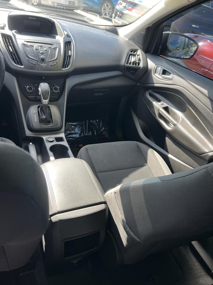 Ford Escape S FWD 2014