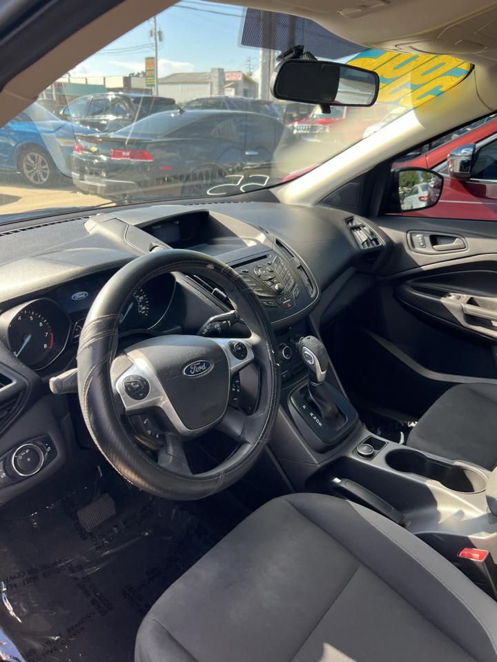 Ford Escape S FWD 2014