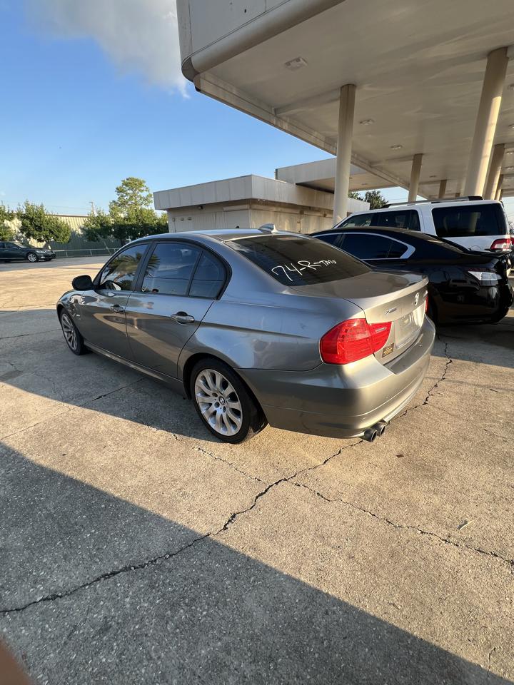 BMW 3-Series 328i xDrive 2011
