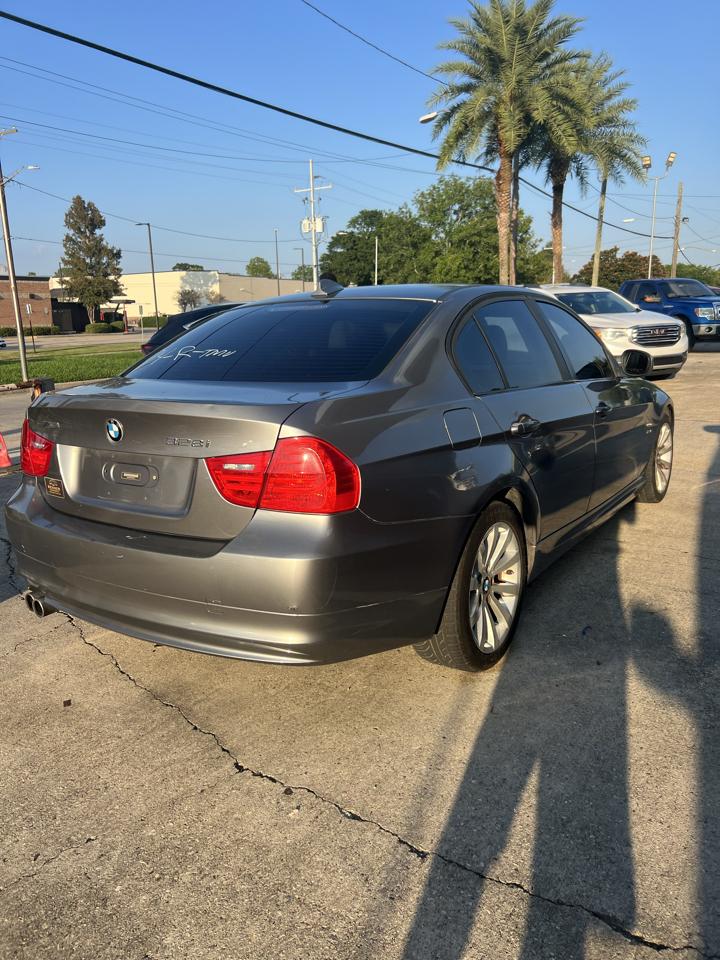 BMW 3-Series 328i xDrive 2011