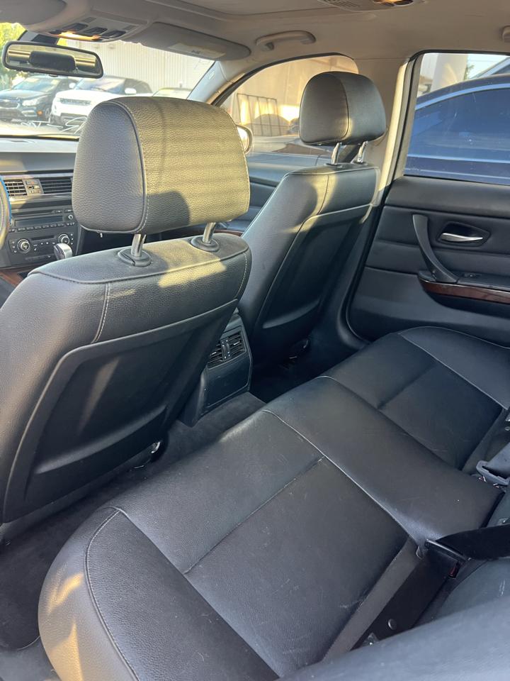 BMW 3-Series 328i xDrive 2011