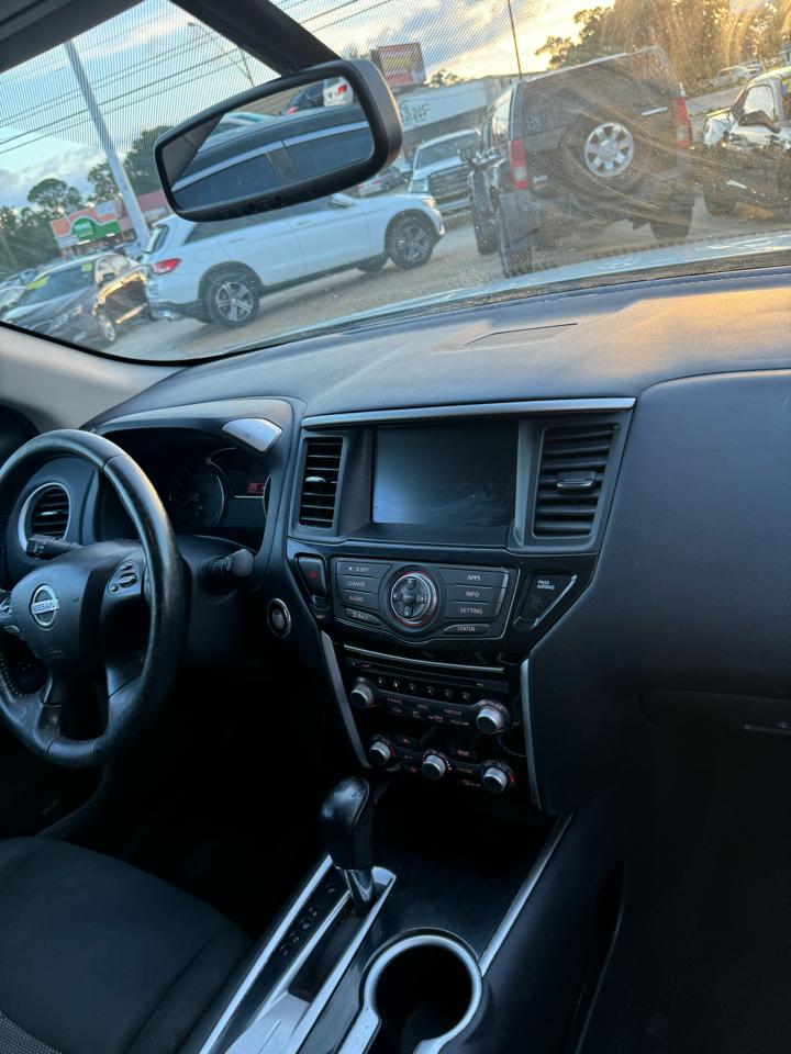 Nissan Pathfinder Platinum 2WD 2017
