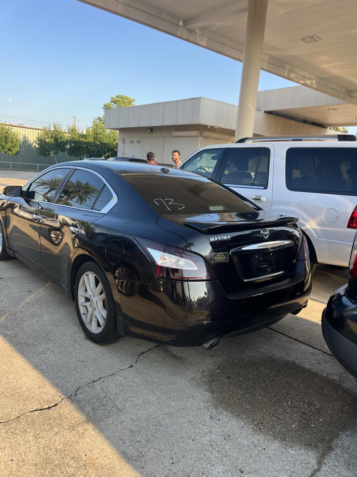 Nissan Maxima SV 2011