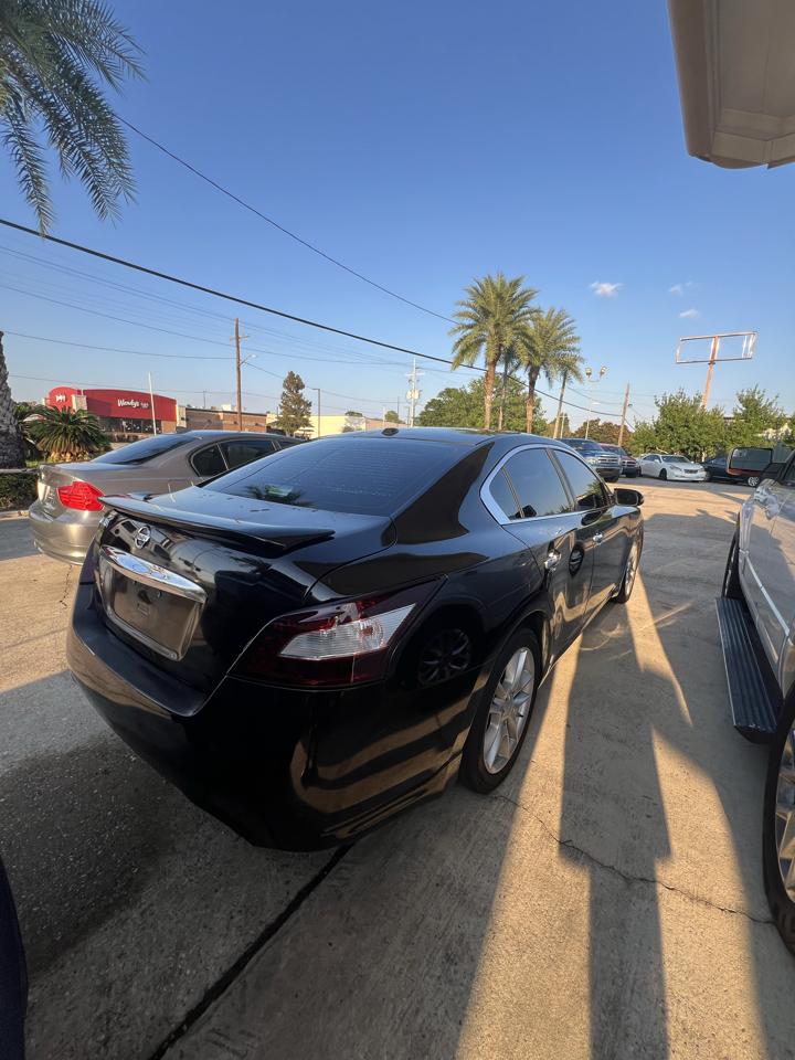 Nissan Maxima SV 2011