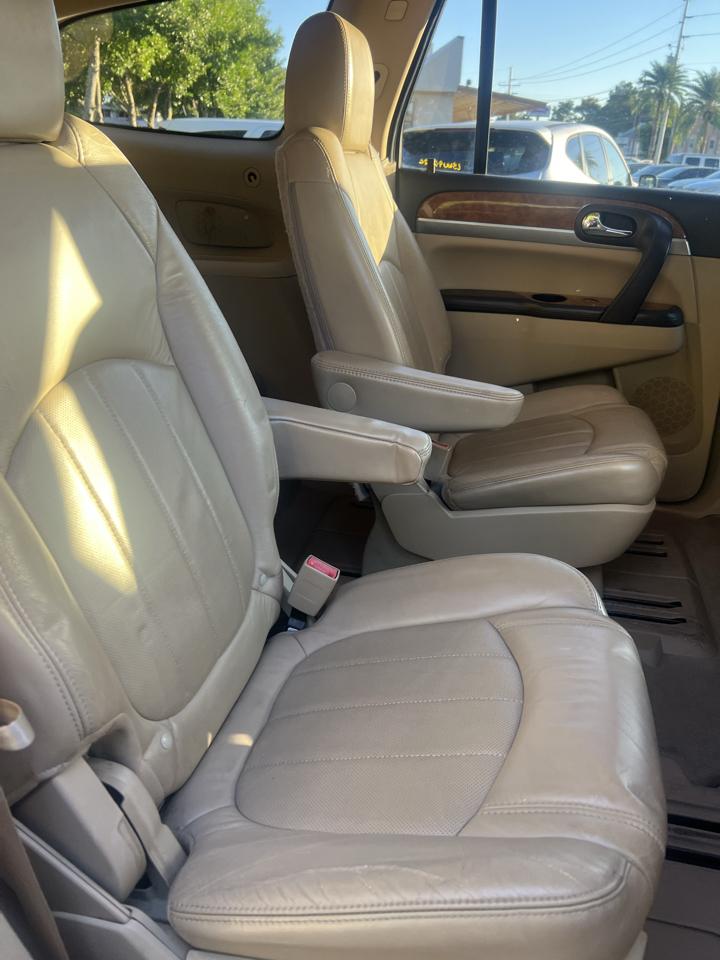 Buick Enclave CXL-2 FWD 2011