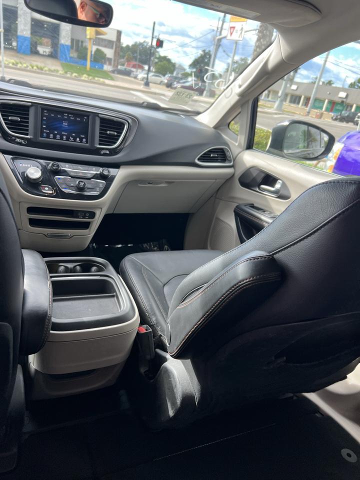 Chrysler Pacifica Touring-L 2020