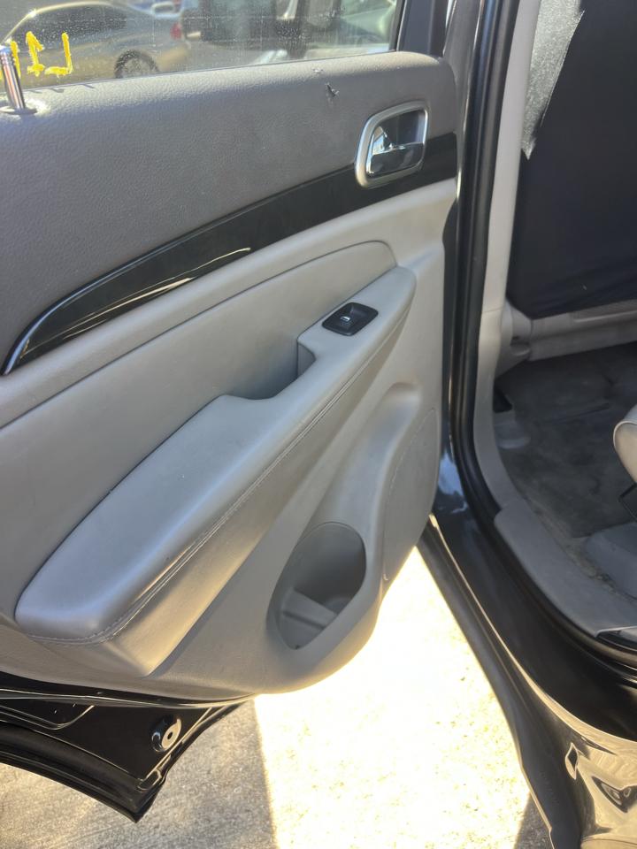 Jeep Grand Cherokee Laredo 2WD 2011