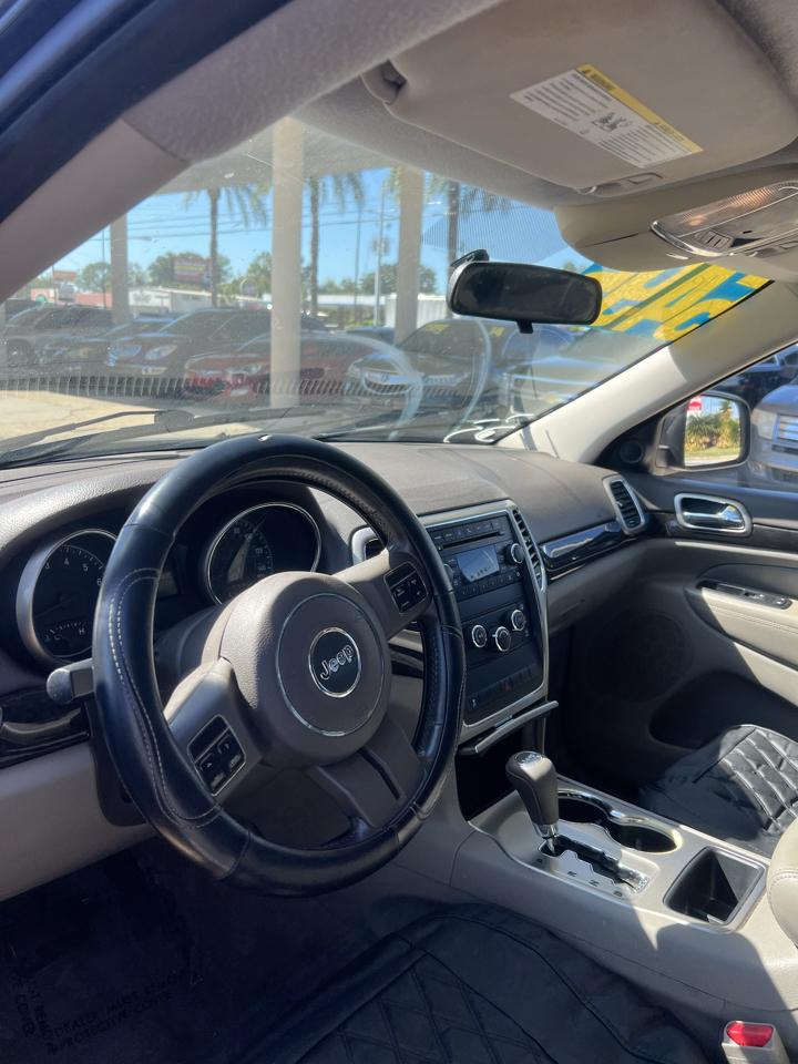 Jeep Grand Cherokee Laredo 2WD 2011