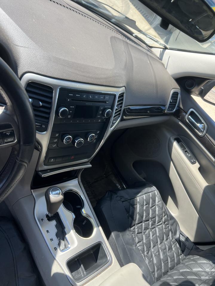 Jeep Grand Cherokee Laredo 2WD 2011