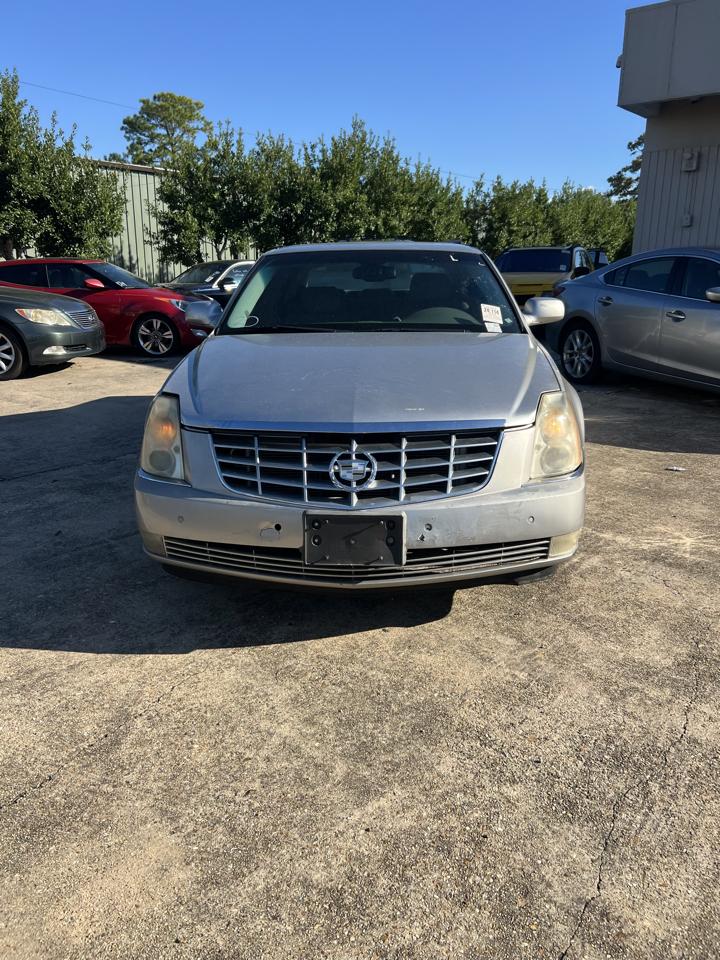 Cadillac DTS Sedan 2006