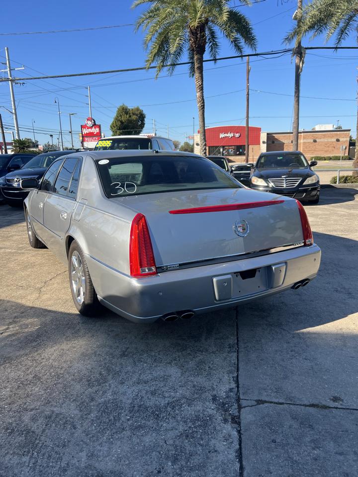 Cadillac DTS Sedan 2006