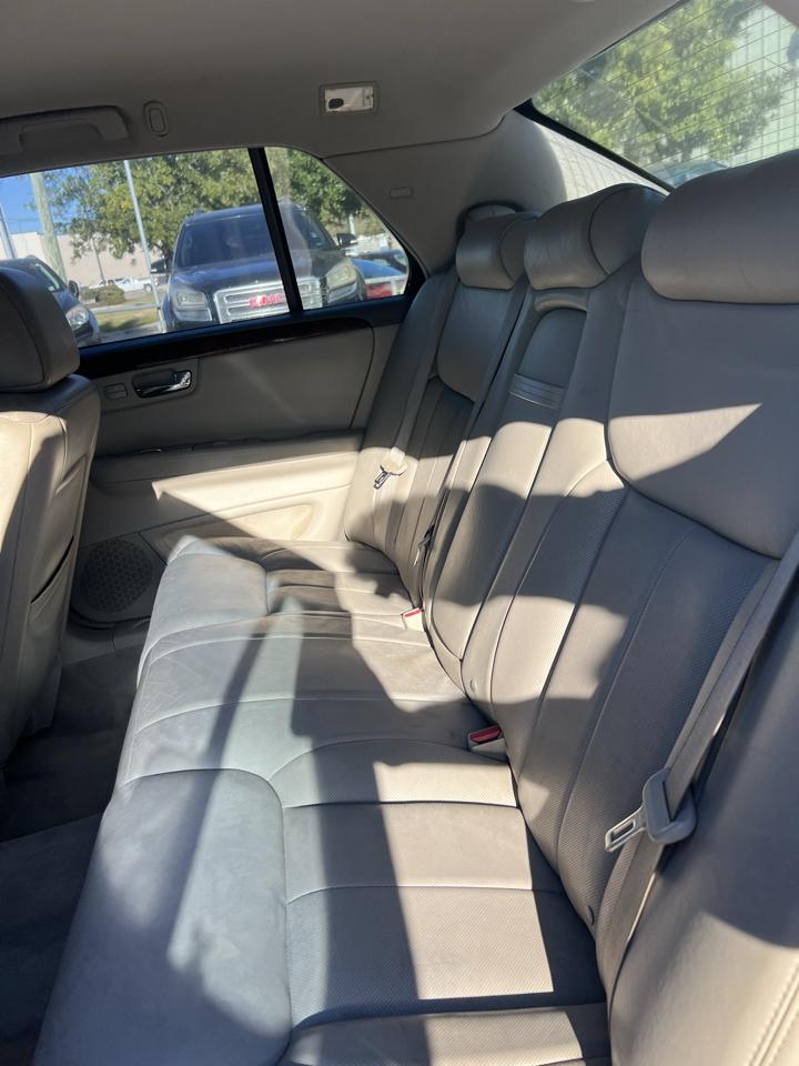Cadillac DTS Sedan 2006