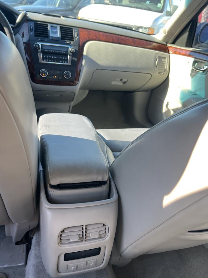Cadillac DTS Sedan 2006