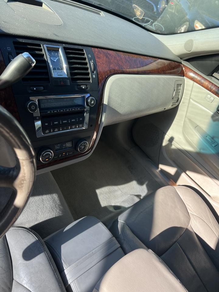 Cadillac DTS Sedan 2006