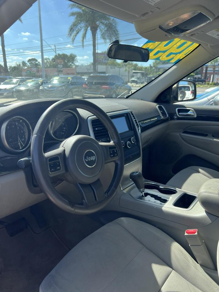 Jeep Grand Cherokee Laredo 2WD 2011