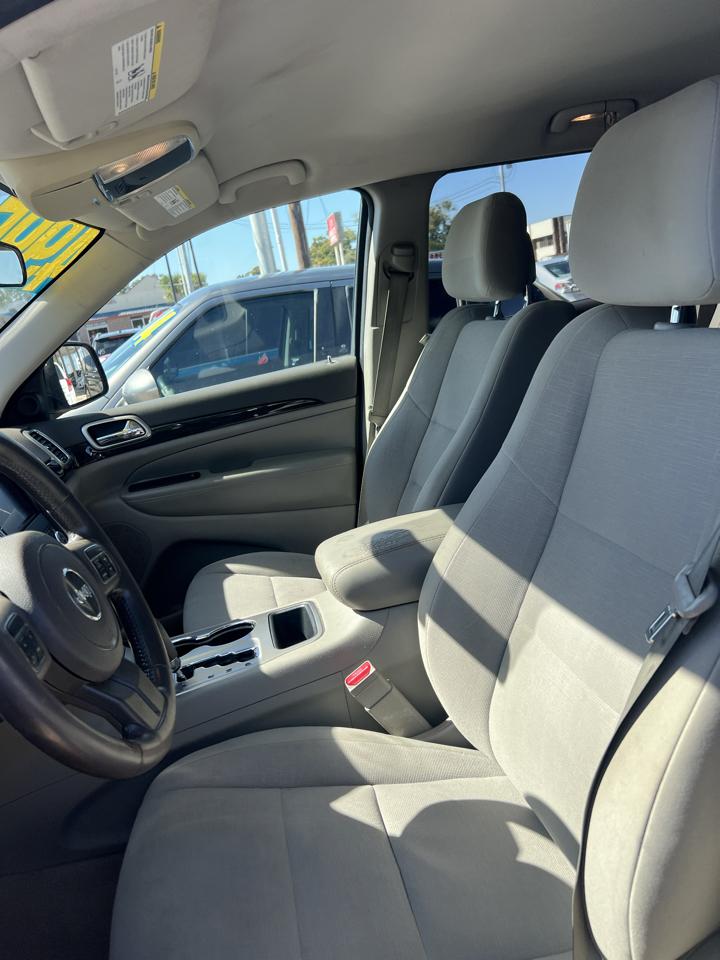 Jeep Grand Cherokee Laredo 2WD 2011