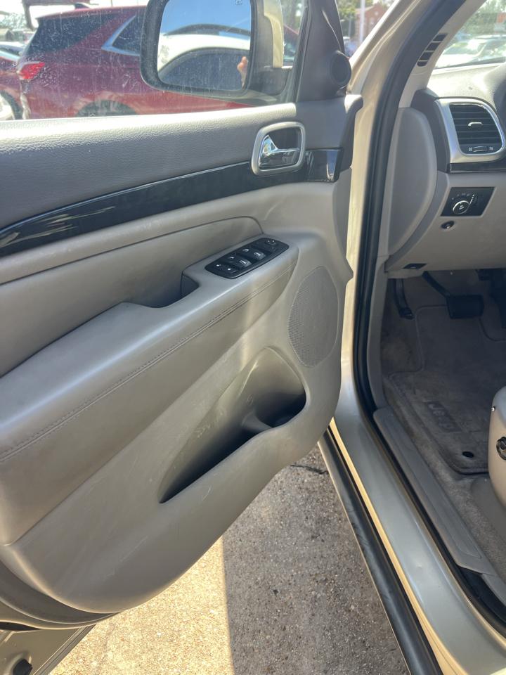 Jeep Grand Cherokee Laredo 2WD 2011